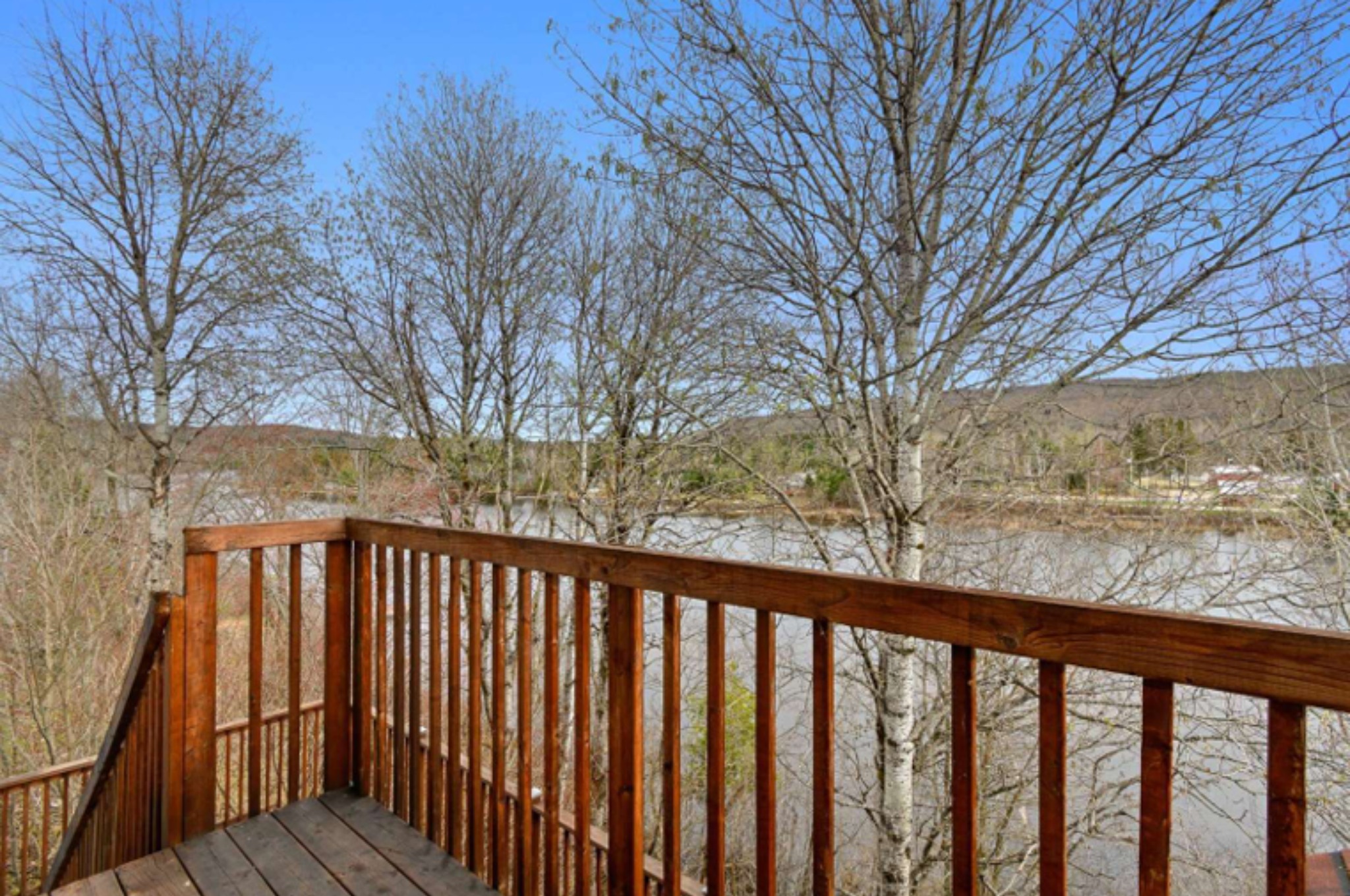 Terrasse – vue sur le lac