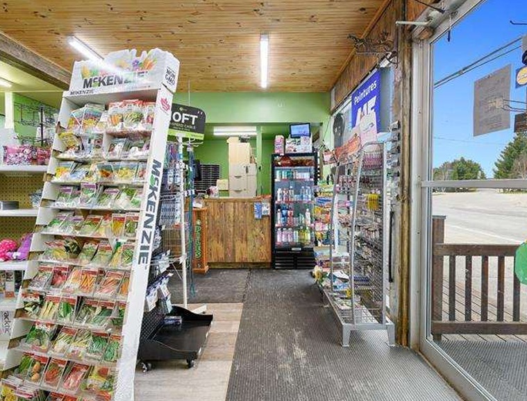 Entrée / aire commerciale