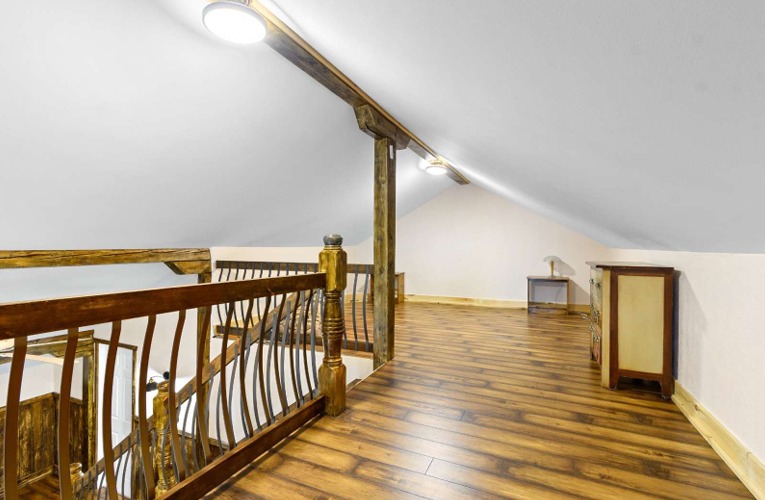 Mezzanine / espace à l’étage